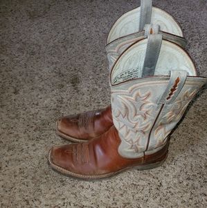Ariat boots size 8.5 B